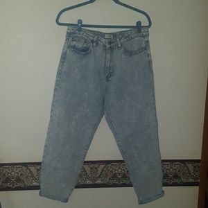 Acid Wash Cropped Jeans